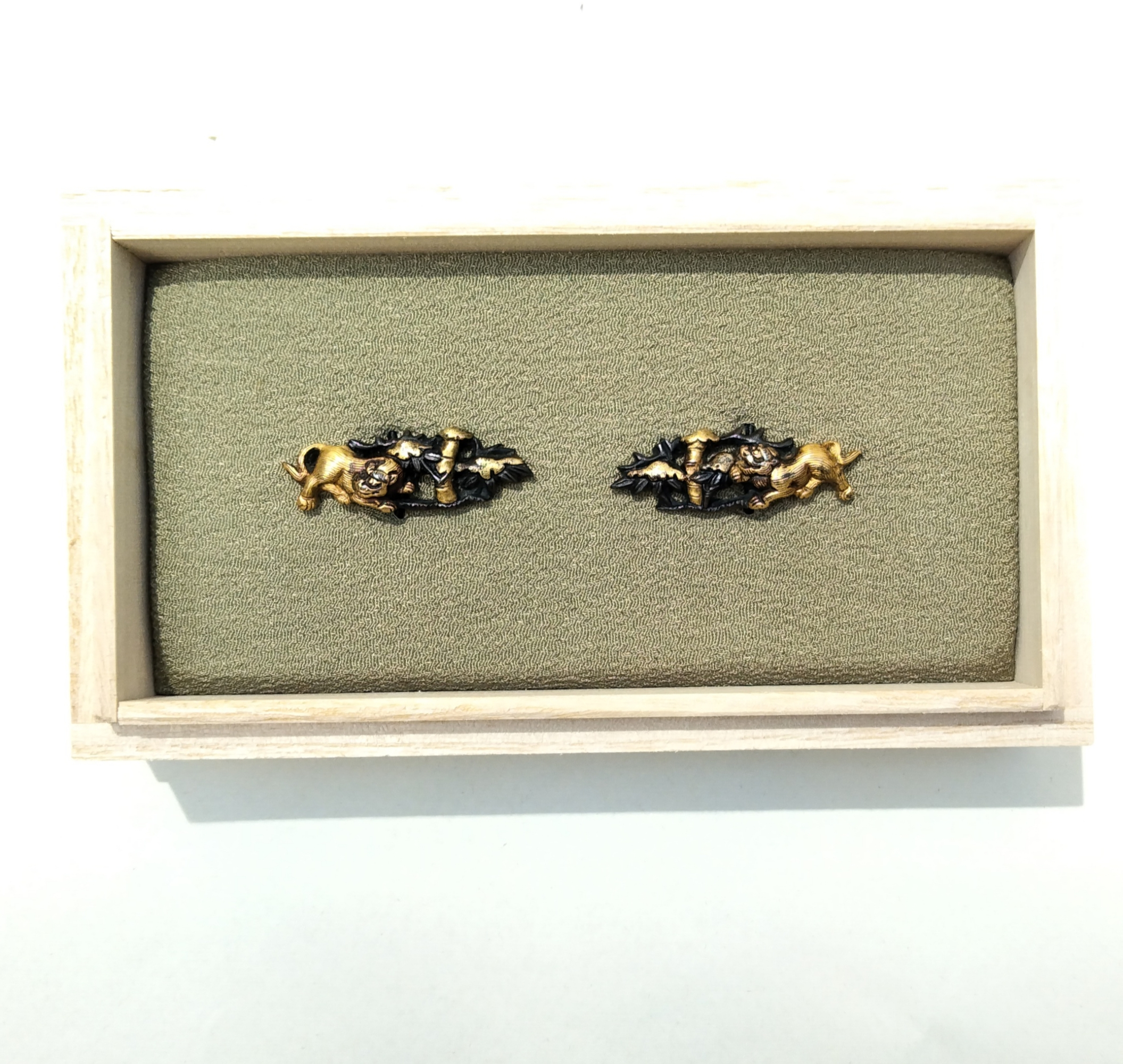 Bamboo and Tiger Design Menuki - Image 7